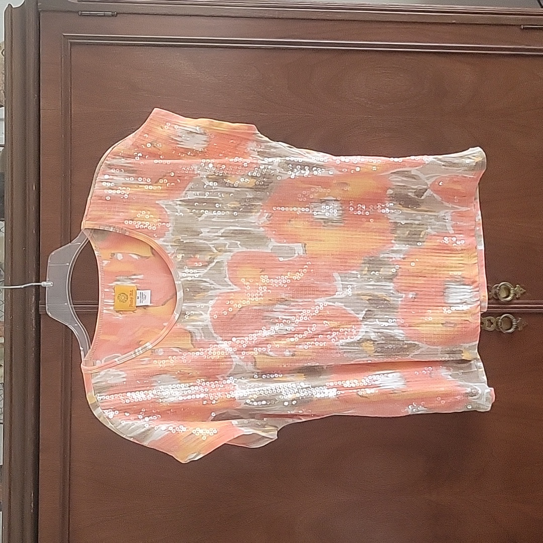 Ruby Red Top, Size Medium.
